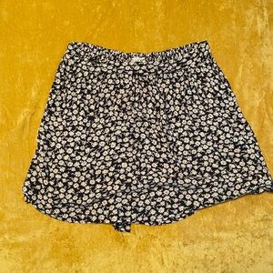 Billabong skirt size medium